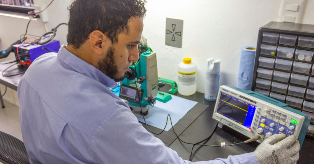servicios-mantenimiento-y-reparación-para-fucnionamiento-equipos de topografía