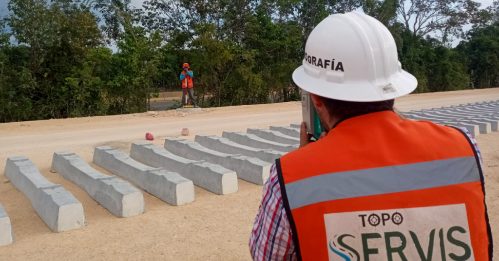 Levantamiento topográfico realizado en el Tren Maya, Yucatán.